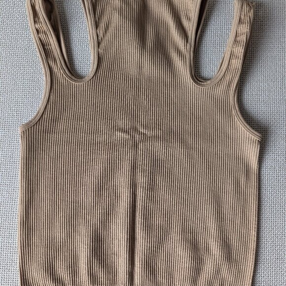 *2/$20* ZARA beige cut out top, Size M-L - Picture 4 of 6